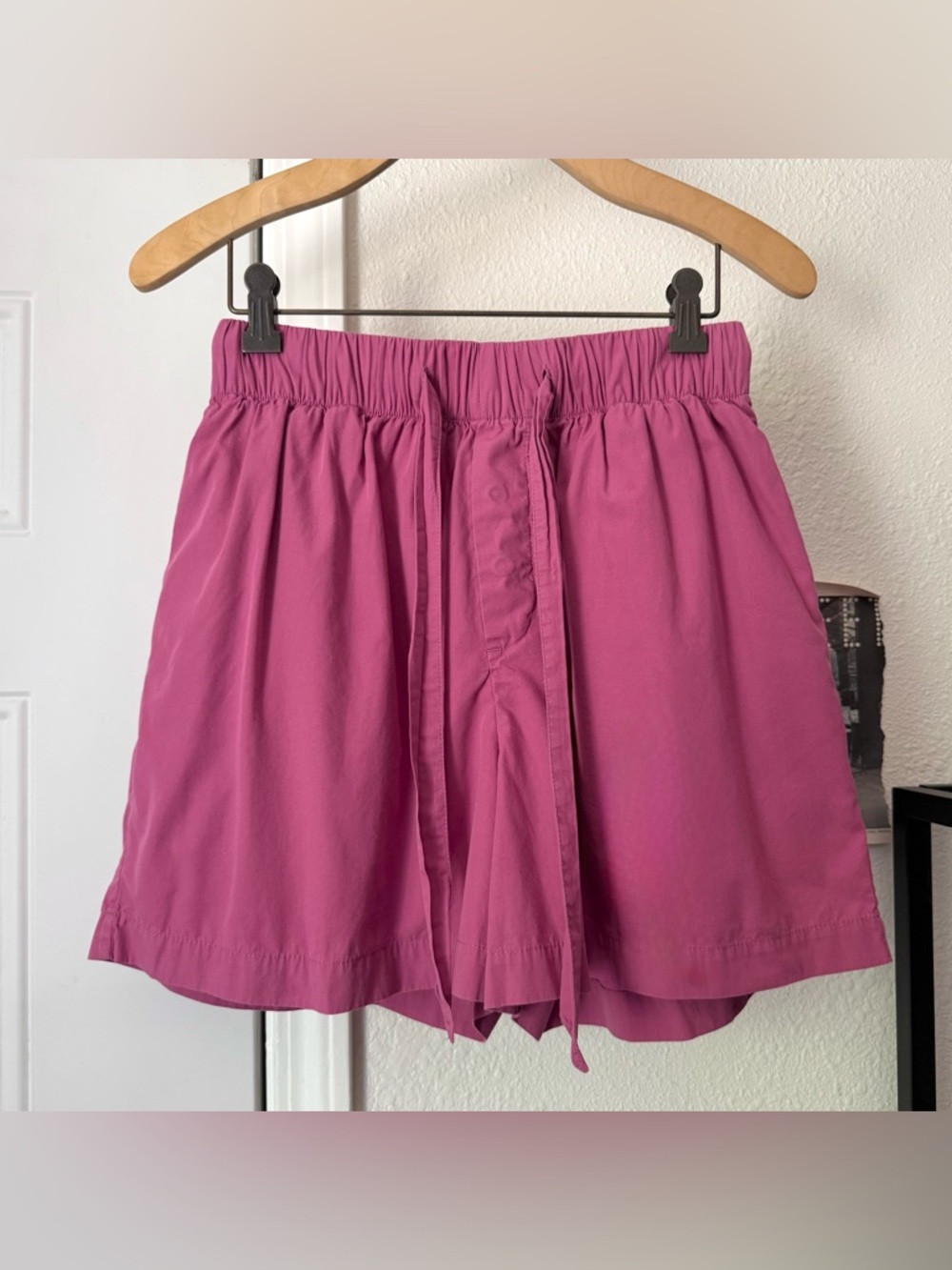 TEKLA berry pink organic cotton high rise drawstring pull on pajama shorts
